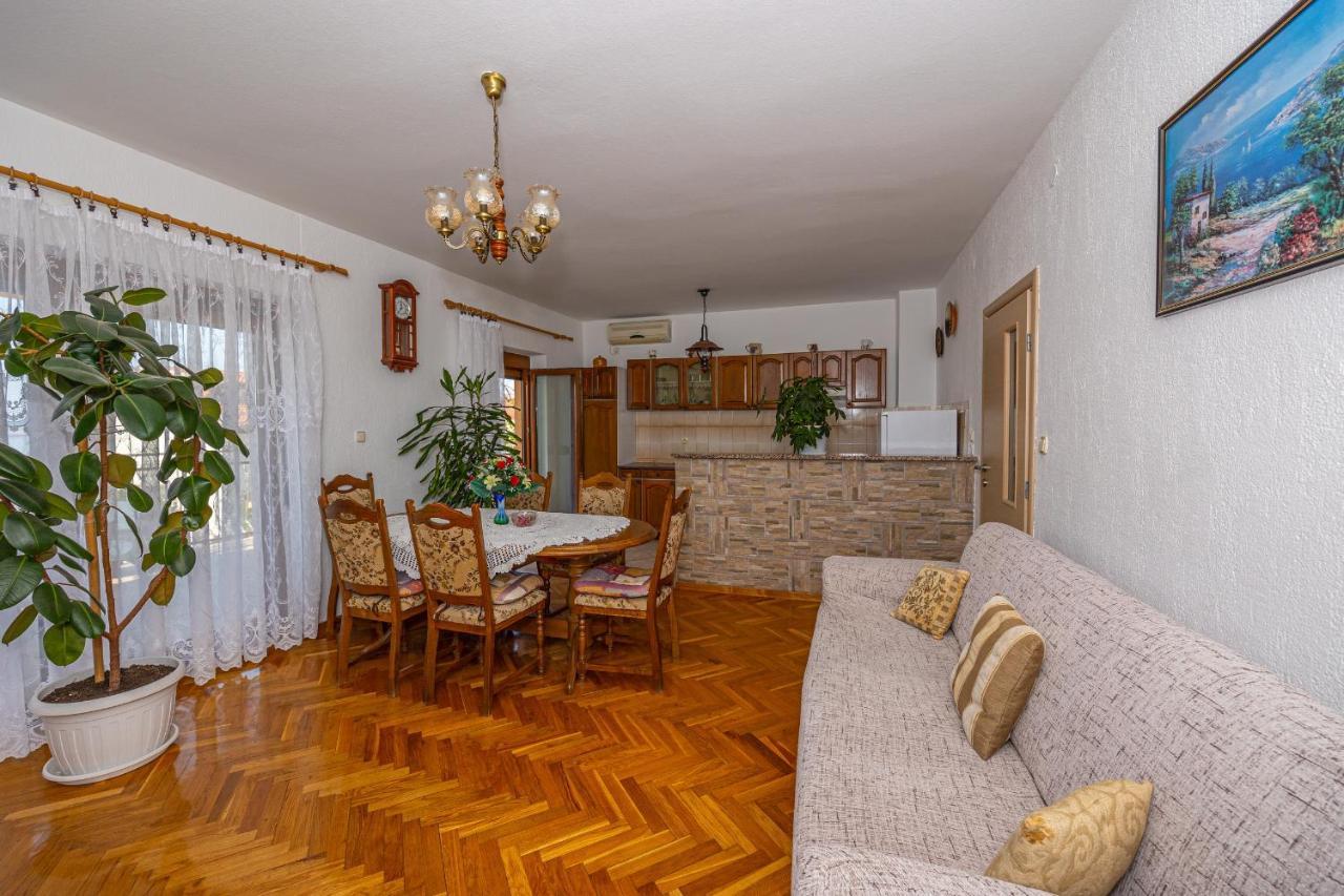 Apartmani Stefka Dramalj Exterior foto