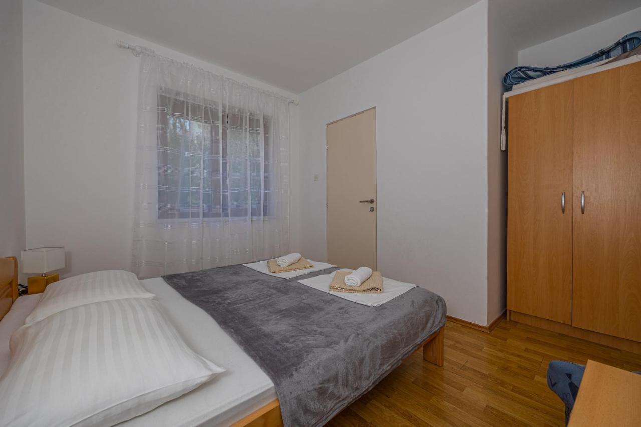 Apartmani Stefka Dramalj Exterior foto
